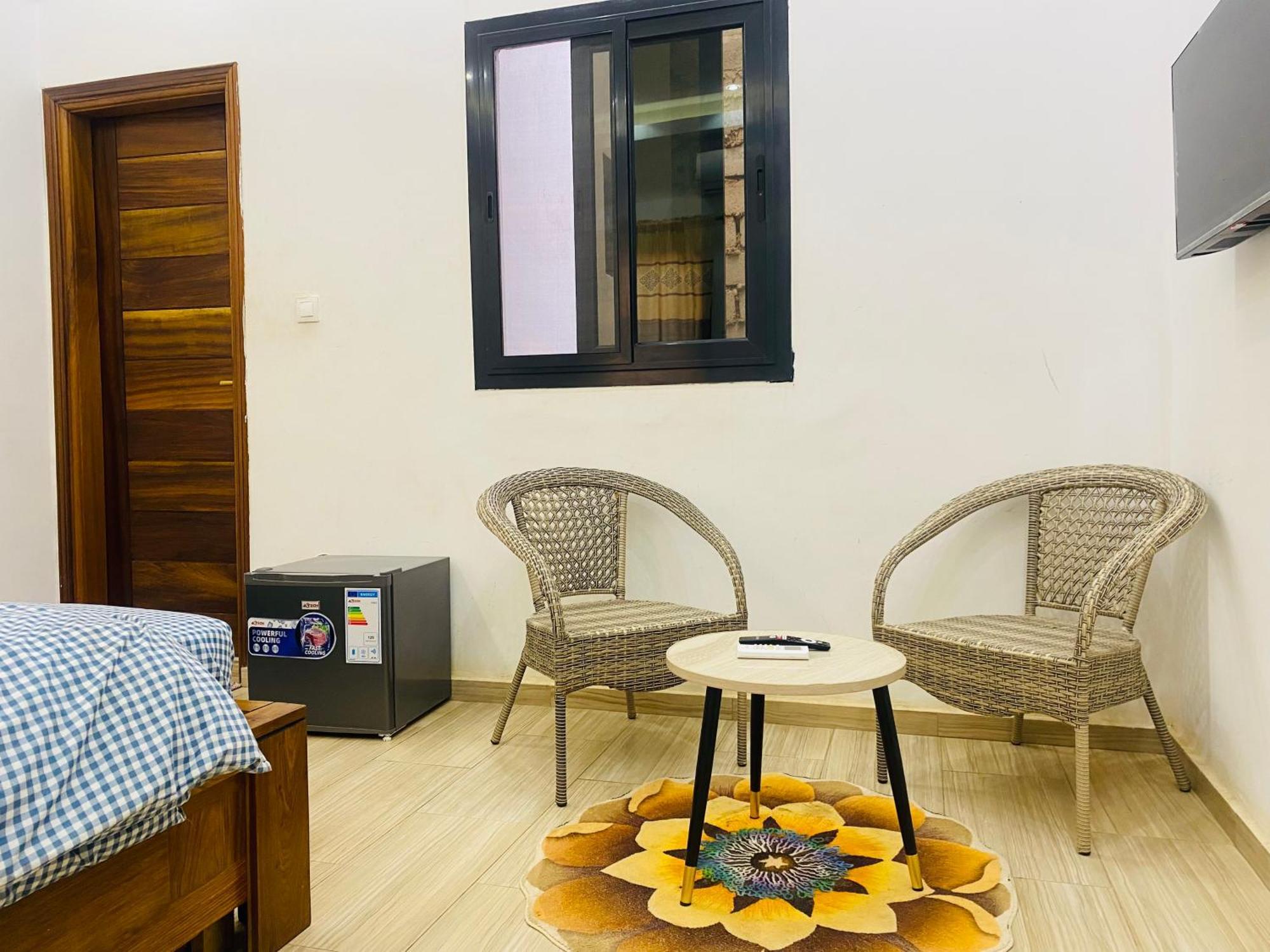 El Hadji Annexe * Dakar
